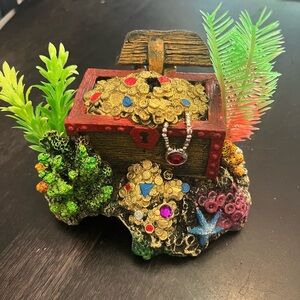 Treasure Chest Aquarium Decor with Gold Coins and Colorful Accents